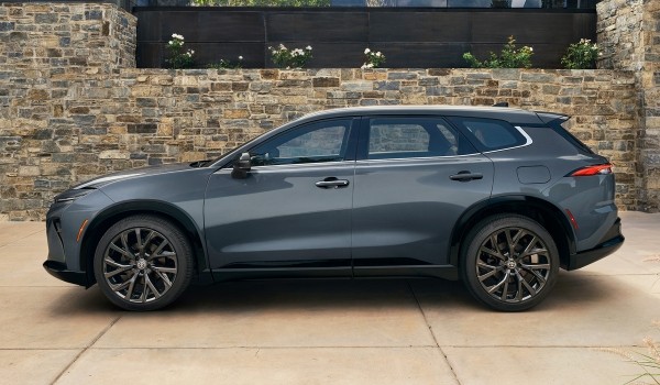 Кроссовер Toyota Crown Signia: четвертая модель в гамме Кроссовер Toyota Crown Signia: четвертая модель в гамме