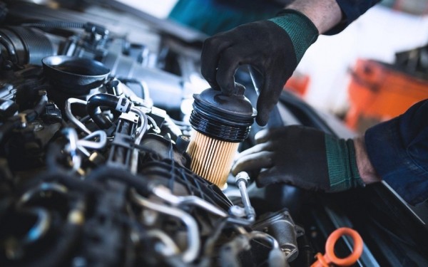 Автопортал Njcar объяснил, с какой периодичностью нужно менять моторное масло в автомобиле