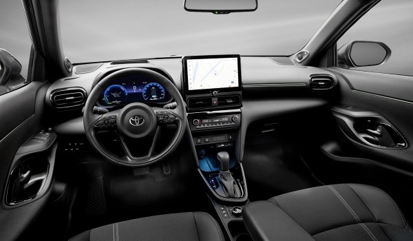 Обновленная Toyota Yaris Cross: больше гибридной мощи