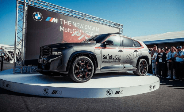BMW отправит на гоночную трассу MotoGP свой новый суперкроссовер XM