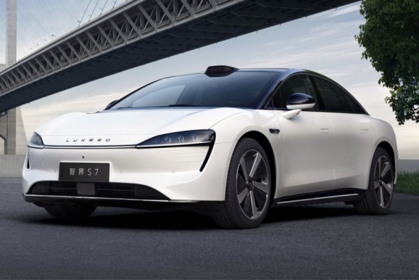 Chery и Huawei представили совместный седан Luxeed S7 Chery и Huawei представили совместный седан Luxeed S7