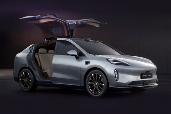 Подготовлен кроссовер Aion Hyper HT с крыльями чайки Подготовлен кроссовер Aion Hyper HT с крыльями чайки