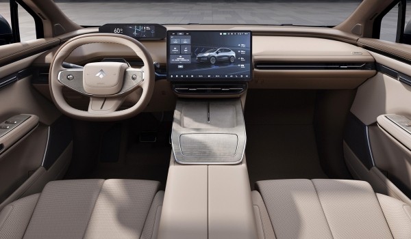 Подготовлен кроссовер Aion Hyper HT с крыльями чайки Подготовлен кроссовер Aion Hyper HT с крыльями чайки