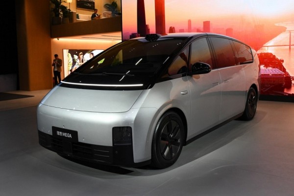 Минивэн Li Auto Mega: по мотивам скоростных поездов
