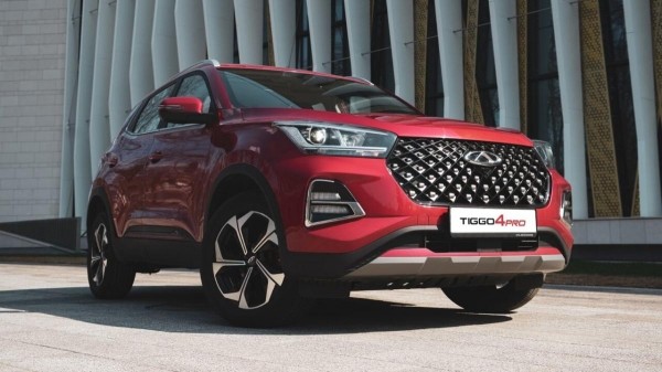 Компания Chery начала продавать кроссоверTiggo 4 Pro через Ozon дешевле 2 млн рублей