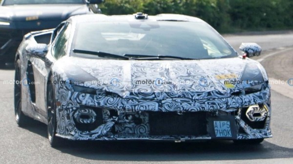 Компания Lamborghini тестирует приемника культового Lamborghini Huracan Компания Lamborghini тестирует приемника культового Lamborghini Huracan