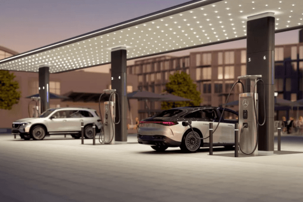 Mercedes расширит сеть зарядных станций для электромобилей