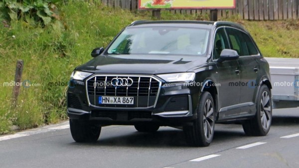 На тестах замечен первый прототип кроссовера Audi Q7 следующего поколения