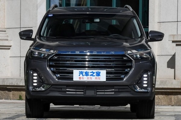 Названы плюсы трех новых китайских кроссоверов Jetour по версии AutoNews