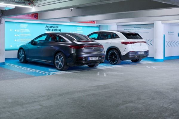 Семь моделей Mercedes-Benz получат парковочный автопилот 4-го уровня 