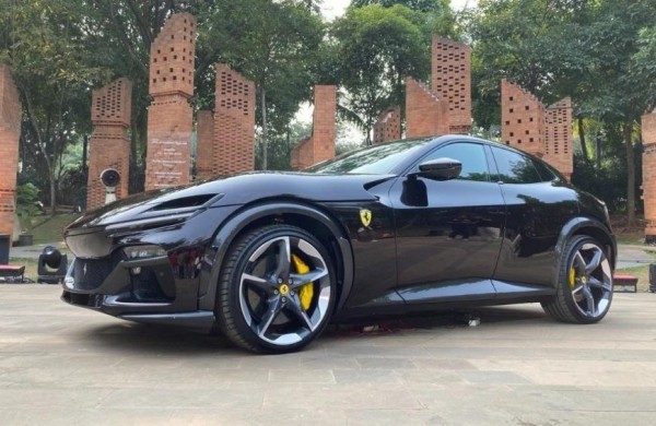 ТОП-10 самых дорогих автомобилей в России в ноябре 2023 года ТОП-10 самых дорогих автомобилей в России в ноябре 2023 года