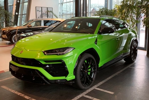 ТОП-10 самых дорогих автомобилей в России в ноябре 2023 года ТОП-10 самых дорогих автомобилей в России в ноябре 2023 года