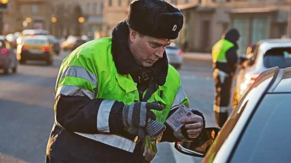 В ГИБДД объяснили, можно ли управлять автомобилем, если водитель не вписан в ОСАГО В ГИБДД объяснили, можно ли управлять автомобилем, если водитель не вписан в ОСАГО