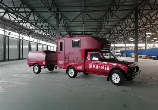 В Сети показали передвижную студию звукозаписи с игровой установкой В Сети показали передвижную студию звукозаписи с игровой установкой