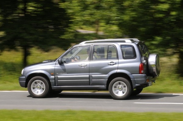 «За рулем» назвал 4 внедорожника за 500 тыс. рублей, которые не разорят владельца 