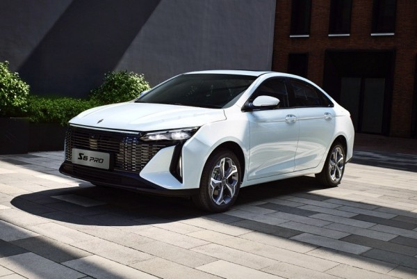 В России стартовали продажи седана Livan S6 Pro В России стартовали продажи седана Livan S6 Pro