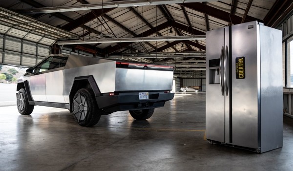 Приветственная Tesla Cybertruck за $120000: успеть до Нового года Приветственная Tesla Cybertruck за $120000: успеть до Нового года