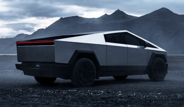 Серийная Tesla Cybertruck: динамика Porsche 911 и пуленепробиваемый кузов Серийная Tesla Cybertruck: динамика Porsche 911 и пуленепробиваемый кузов