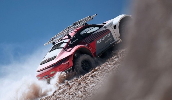 Porsche 911 установил новый мировой рекорд в подъеме на высоту Porsche 911 установил новый мировой рекорд в подъеме на высоту