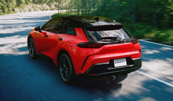 У паркетника Toyota Crown Sport появилась 300-сильная версия У паркетника Toyota Crown Sport появилась 300-сильная версия