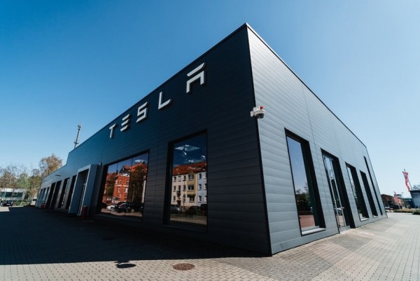 Tesla возместит отмененные в Германии электромобильные льготы Tesla возместит отмененные в Германии электромобильные льготы