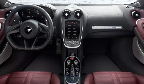 Купе McLaren GTS: больше комфорта и мощности Купе McLaren GTS: больше комфорта и мощности