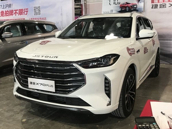 Автоэксперт «За рулем» нашел все оригинальные фишки нового кроссовера Jetour X70 Plus