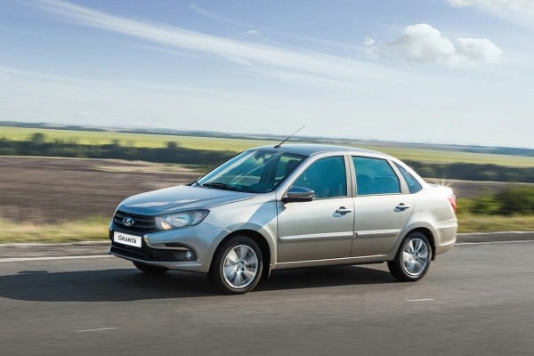 АвтоВАЗ нашел вариант для выпуска пары пробных Lada Granta в упрощенной версии АвтоВАЗ нашел вариант для выпуска пары пробных Lada Granta в упрощенной версии