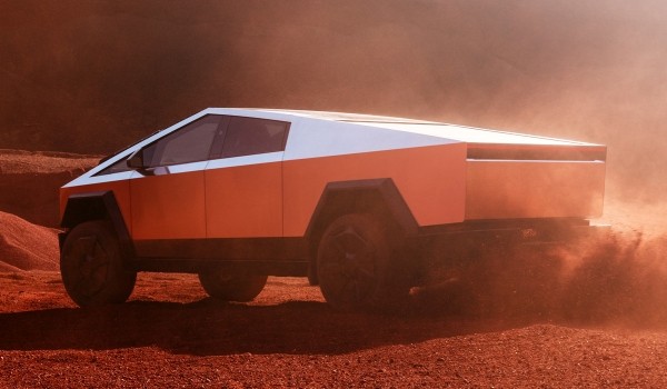 Серийная Tesla Cybertruck: динамика Porsche 911 и пуленепробиваемый кузов Серийная Tesla Cybertruck: динамика Porsche 911 и пуленепробиваемый кузов