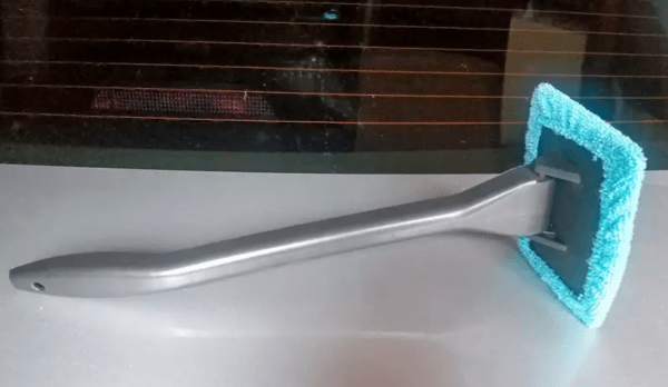 Читатель «За рулем» нашел способ упростить уборку салона автомобиля 