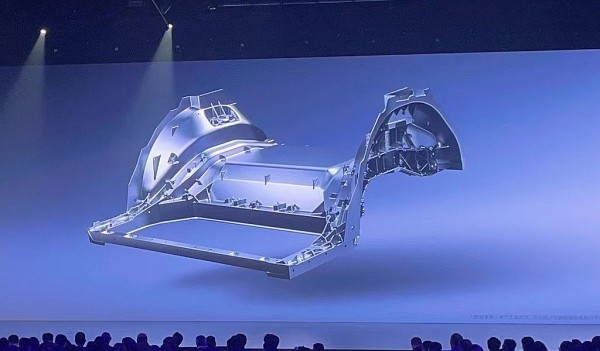 Первый автомобиль Xiaomi полностью рассекречен Первый автомобиль Xiaomi полностью рассекречен