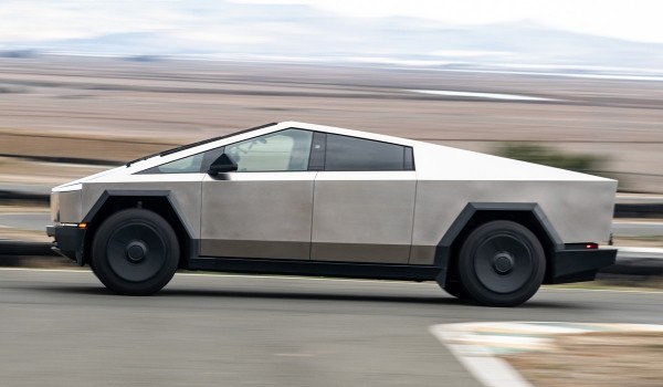 Приветственная Tesla Cybertruck за $120000: успеть до Нового года Приветственная Tesla Cybertruck за $120000: успеть до Нового года