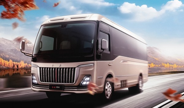 Представлен люкс-автобус Hongqi Guoyue с турбомотором V6 Представлен люкс-автобус Hongqi Guoyue с турбомотором V6