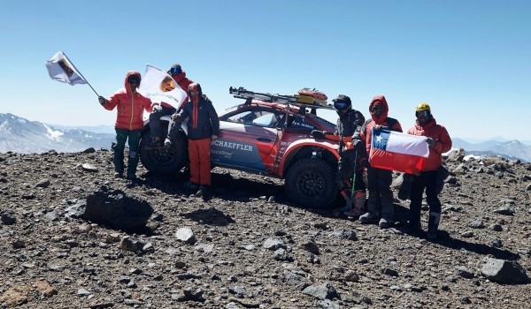 Porsche 911 установил новый мировой рекорд в подъеме на высоту Porsche 911 установил новый мировой рекорд в подъеме на высоту