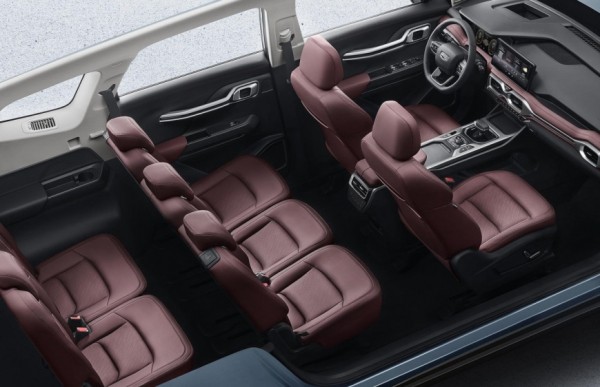 Эксперты озвучили сроки появления в России новых моделей автомобилей Geely