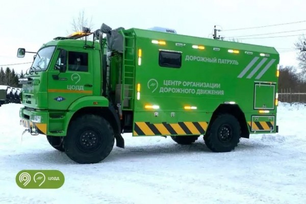 Новые КАМАЗы в ЦОДД научили ставить на колеса перевернувшиеся в снегопад фуры Новые КАМАЗы в ЦОДД научили ставить на колеса перевернувшиеся в снегопад фуры