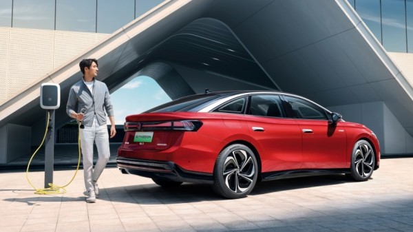 Почему самый премиальный электромобиль от Volkswagen провалился сразу после начала продаж 