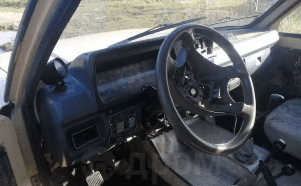 В России продают странный китайский клон старого Jeep Cherokee на основе УАЗ-469 В России продают странный китайский клон старого Jeep Cherokee на основе УАЗ-469