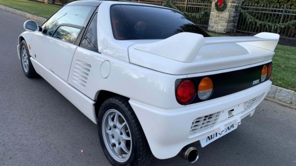 В США продается очень городской автомобильчик, похожий на суперкар В США продается очень городской автомобильчик, похожий на суперкар