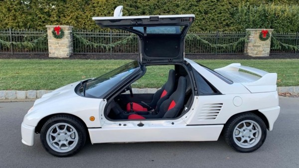 В США продается очень городской автомобильчик, похожий на суперкар В США продается очень городской автомобильчик, похожий на суперкар