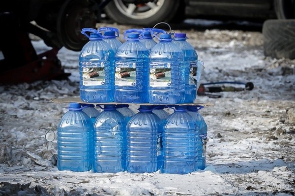 Врач Пигарева рекомендует не покупать незамерзайку на обочинах дорог из-за вероятности слепоты