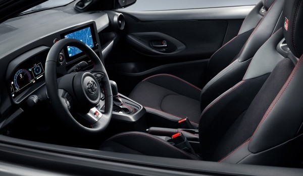 Обновленная Toyota GR Yaris: «автомат» и оригинальный салон