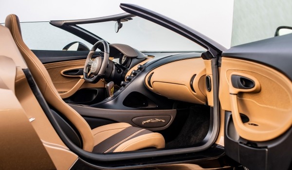 Спайдер Bugatti Mistral стал последней моделью с двигателем W16 Спайдер Bugatti Mistral стал последней моделью с двигателем W16