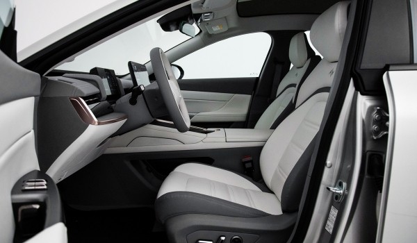 Лифтбек eπ 007 компании Dongfeng порадовал ценой и оснащением Лифтбек eπ 007 компании Dongfeng порадовал ценой и оснащением