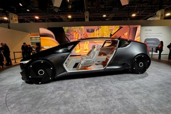Теперь и LG: показан электромобиль с дисплейными технологиями Теперь и LG: показан электромобиль с дисплейными технологиями