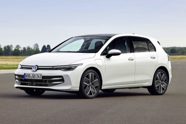 Volkswagen Golf обновлен к 50-летнему юбилею Volkswagen Golf обновлен к 50-летнему юбилею
