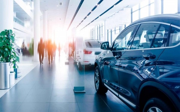 Ян Хайцеэр: Автодилеры решат снизить цены на иномарки на 5% из-за переизбытка  