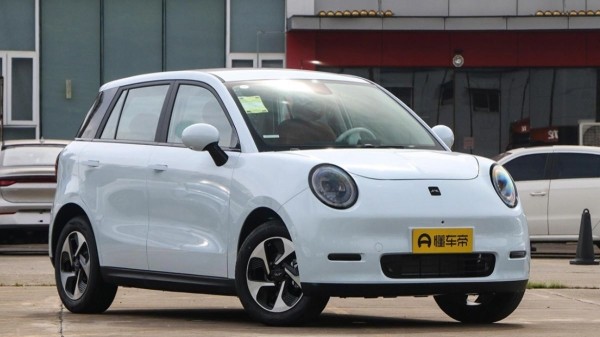 Китайский электрохэтч JAC EV3 разбили на краш-тесте и дали 5 звезд  