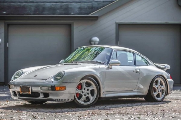 Раритетный Porsche 911 Turbo 1996 года с пробегом 200 км выставлен на аукцион Раритетный Porsche 911 Turbo 1996 года с пробегом 200 км выставлен на аукцион