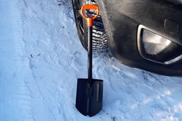 «За рулем» нашел 6 верных приемов выехать из сугроба «За рулем» нашел 6 верных приемов выехать из сугроба